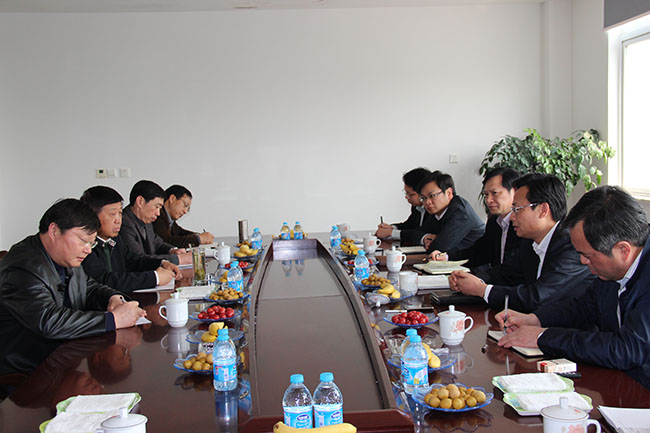 2013年4月8日，張家港市市長姚林榮一行來公司調(diào)研